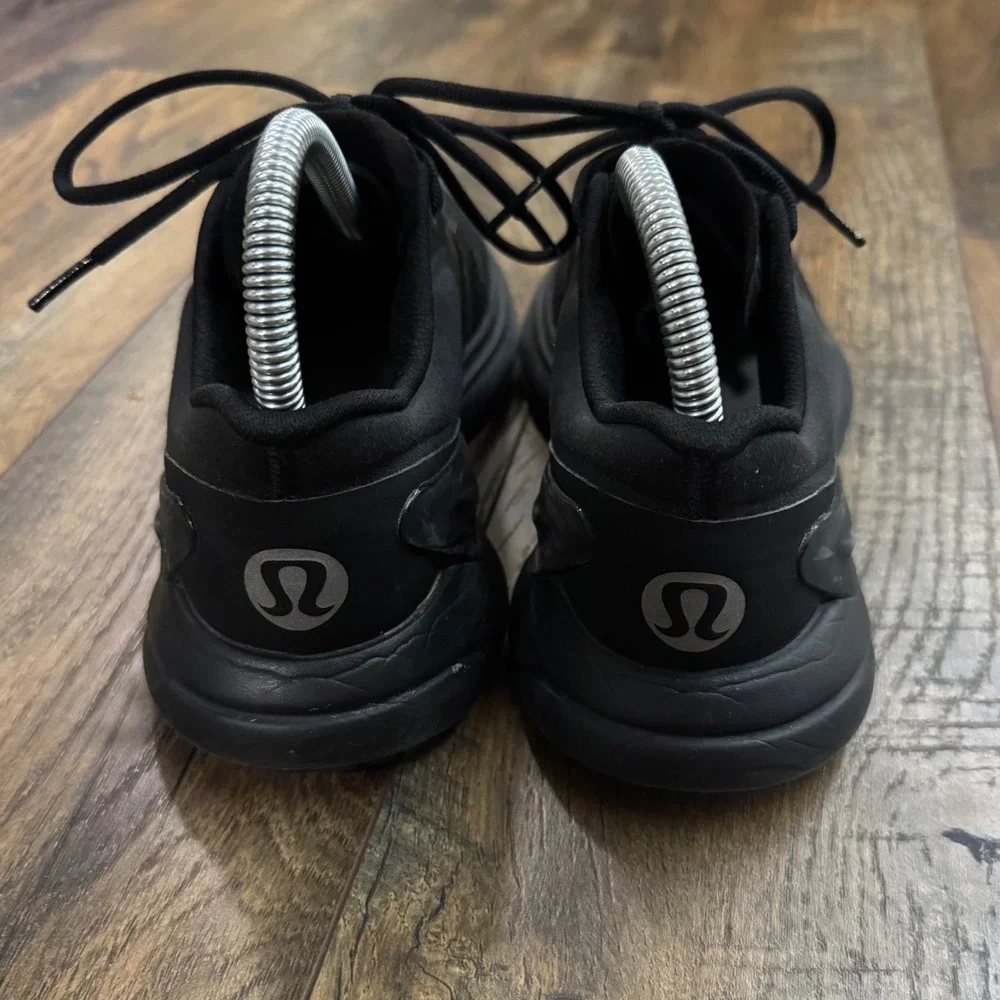 Lululemon Blissfeel Run Women's 7 Running Shoes‎ Triple Black Athletic Sneakers